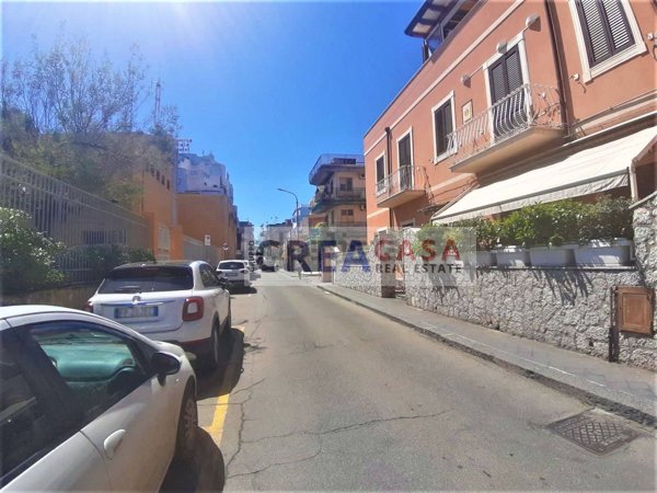 appartamento in vendita a Giardini-Naxos