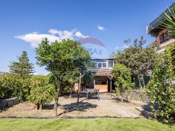 casa indipendente in vendita a Giardini-Naxos