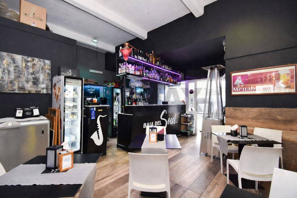 negozio in vendita a Giardini-Naxos