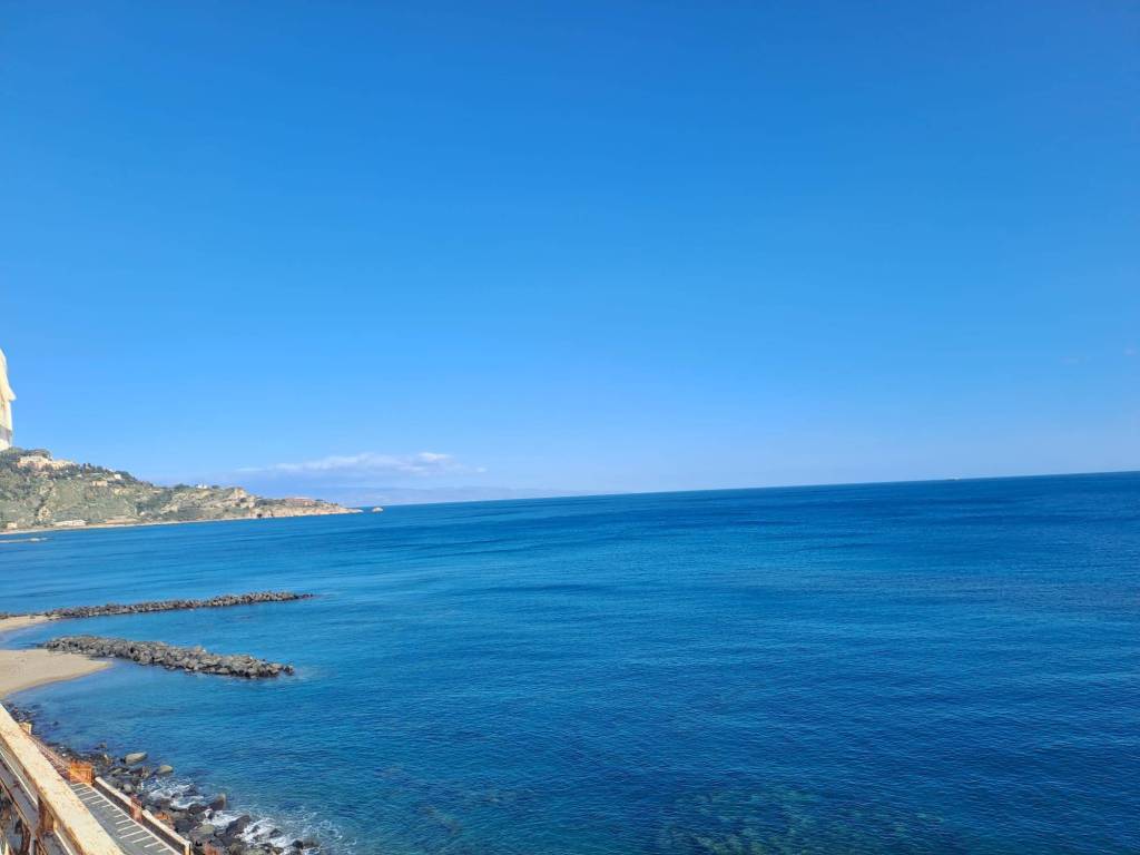 appartamento in vendita a Giardini-Naxos