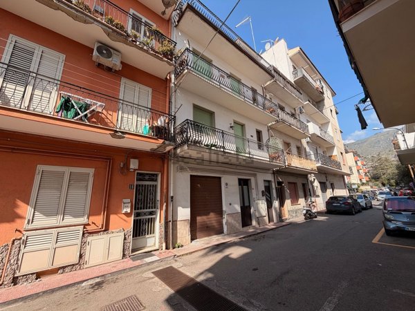 appartamento in vendita a Giardini-Naxos