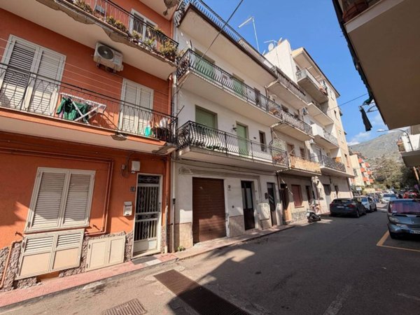 appartamento in vendita a Giardini-Naxos