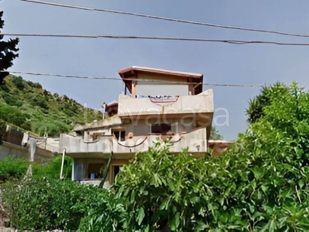 casa indipendente in vendita a Giardini-Naxos