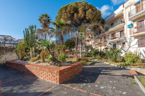 appartamento in vendita a Giardini-Naxos