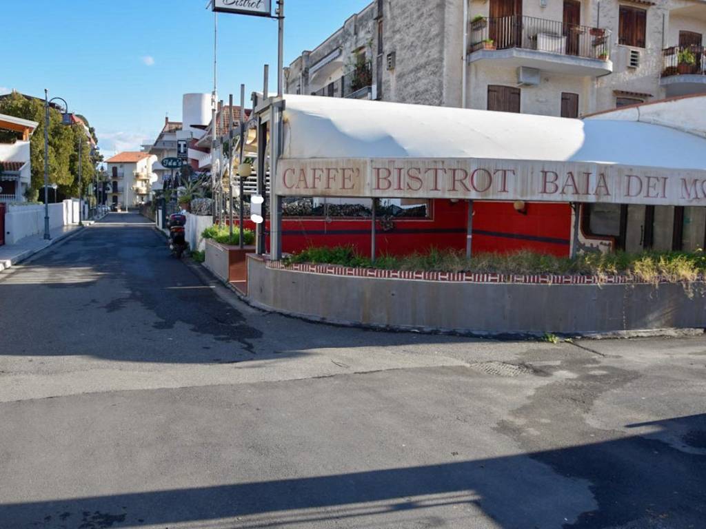 negozio in vendita a Giardini-Naxos