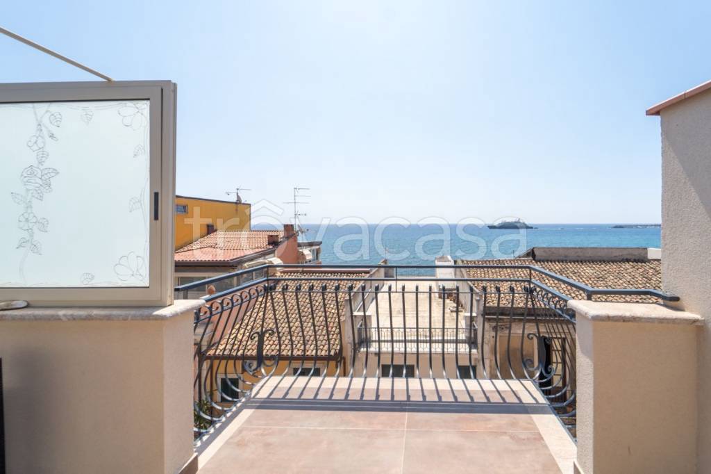 appartamento in vendita a Giardini-Naxos