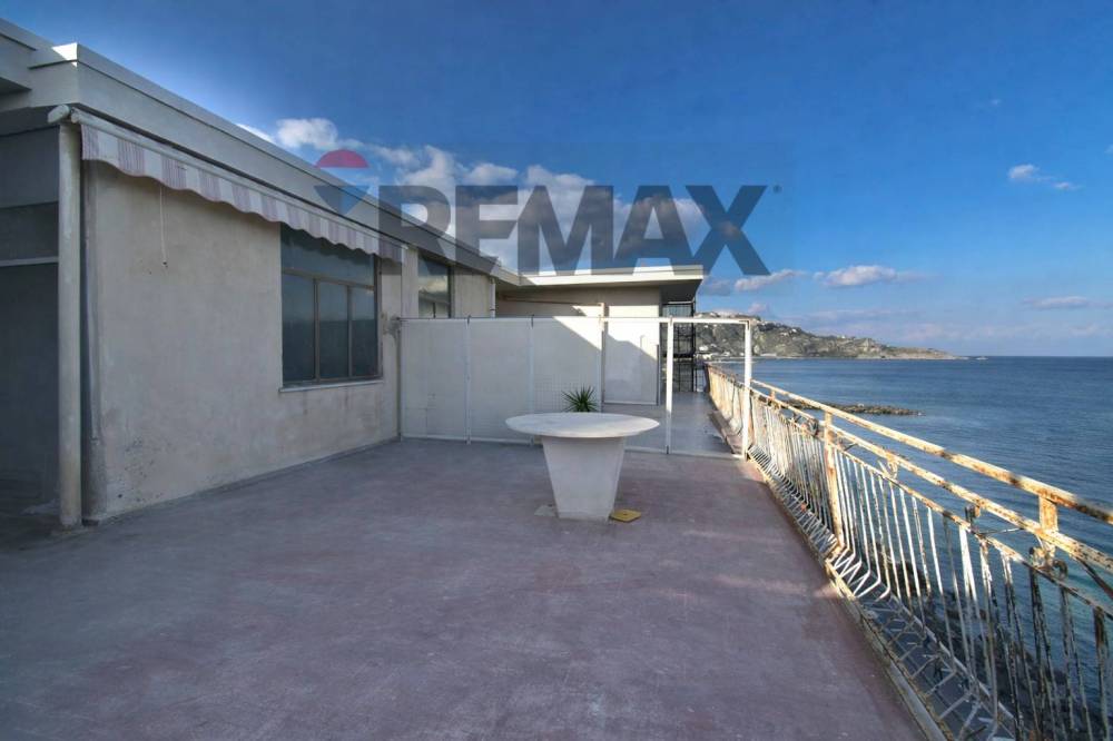 appartamento in vendita a Giardini-Naxos