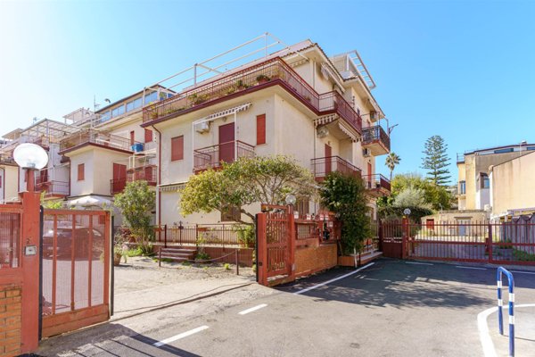 appartamento in vendita a Giardini-Naxos