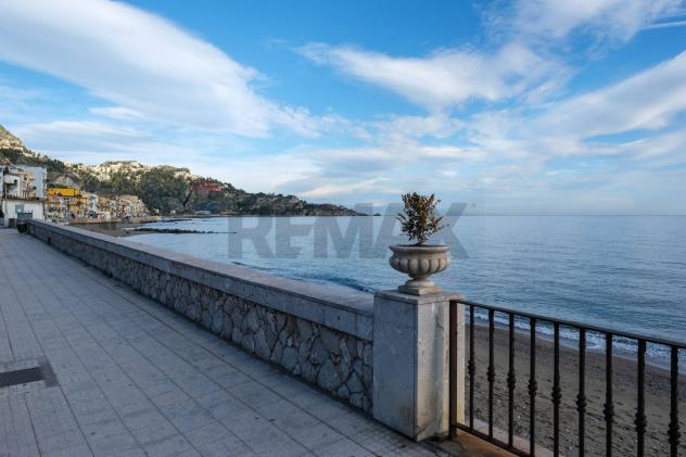 casa indipendente in vendita a Giardini-Naxos