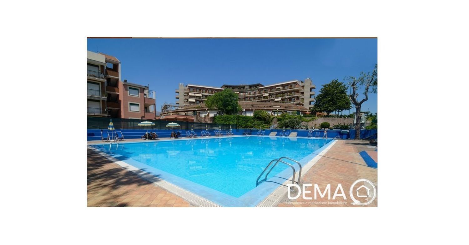 appartamento in vendita a Giardini-Naxos