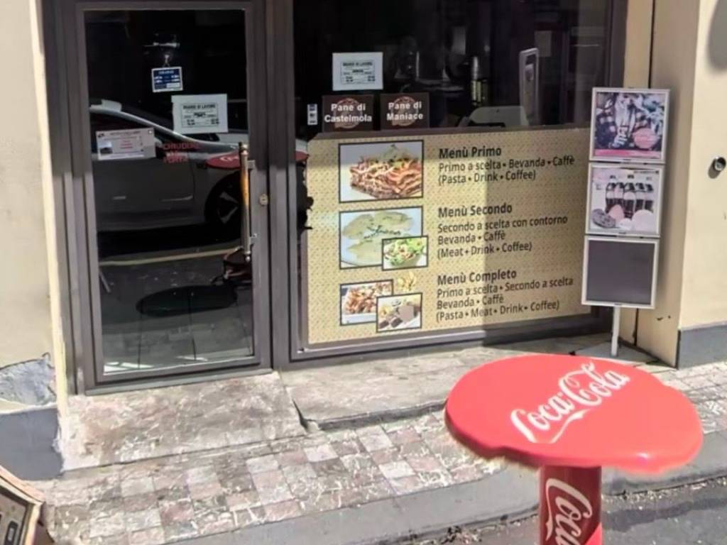 negozio in vendita a Giardini-Naxos