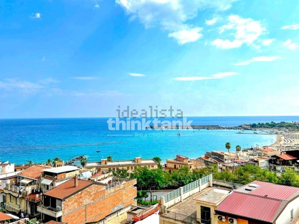 casa indipendente in vendita a Giardini-Naxos