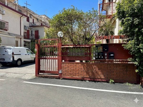 appartamento in vendita a Giardini-Naxos
