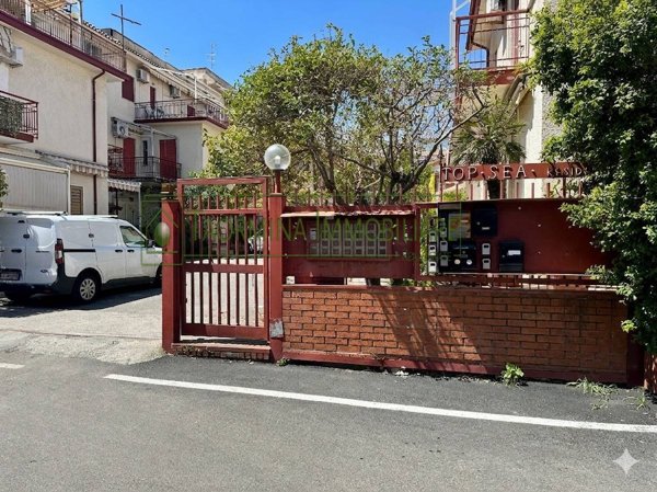 appartamento in vendita a Giardini-Naxos