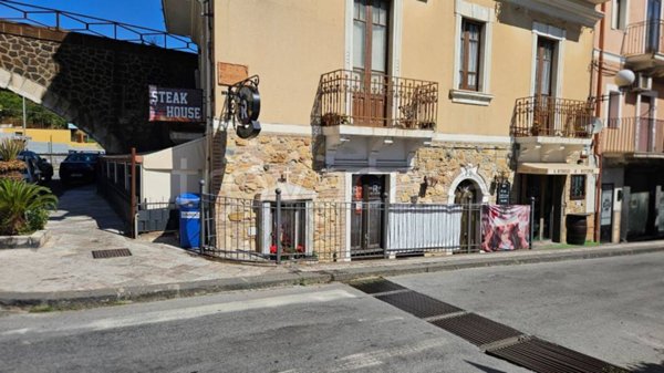 negozio in vendita a Giardini-Naxos