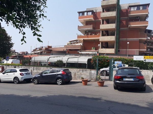 negozio in vendita a Giardini-Naxos