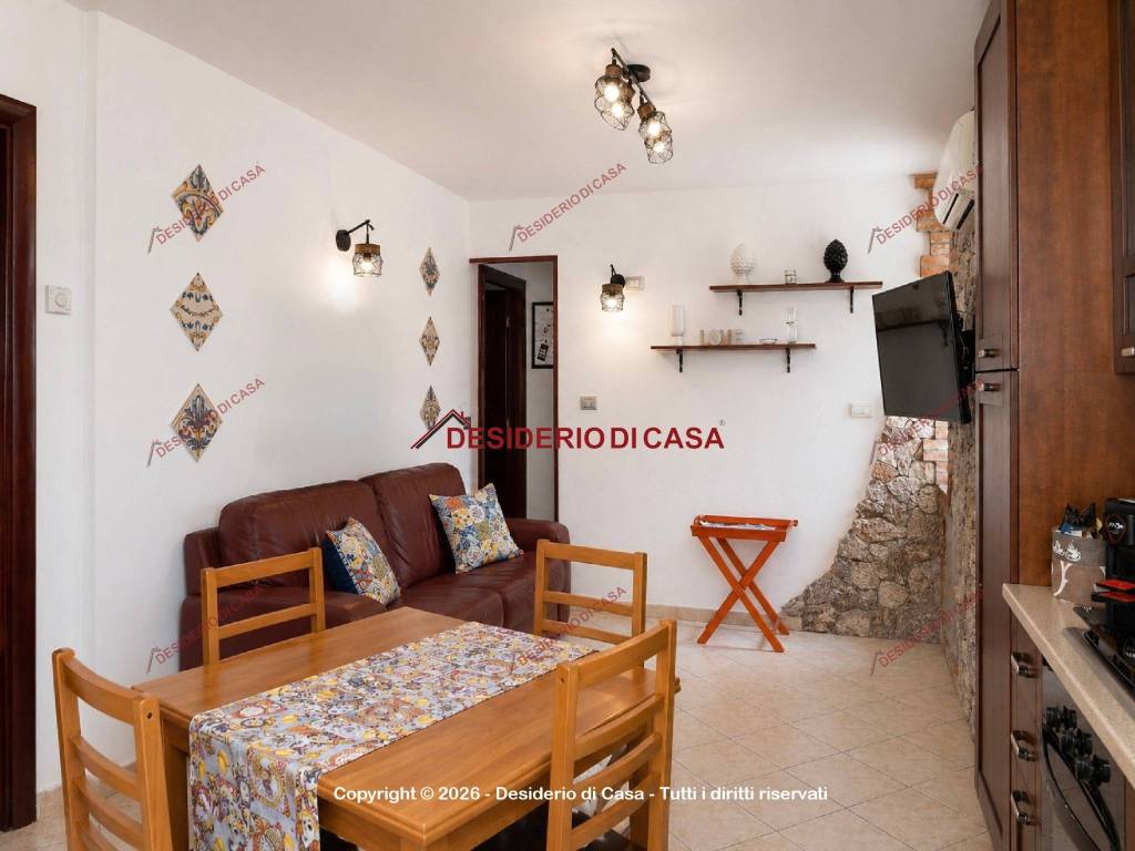 casa indipendente in vendita a Giardini-Naxos