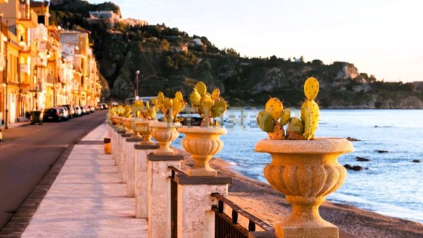 appartamento in vendita a Giardini-Naxos