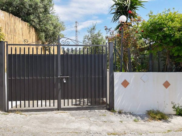 casa indipendente in vendita a Giardini-Naxos