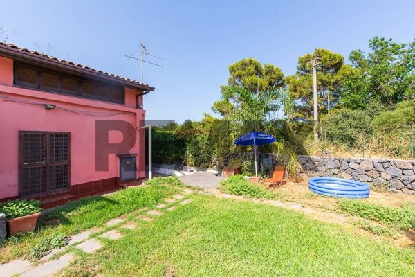 casa indipendente in vendita a Giardini-Naxos