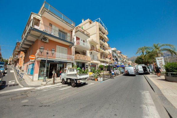 appartamento in vendita a Giardini-Naxos