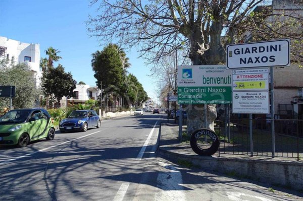 appartamento in vendita a Giardini-Naxos