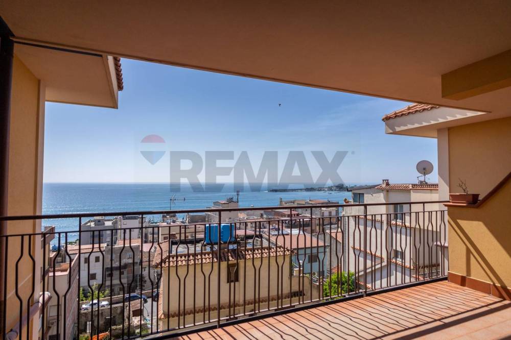 appartamento in vendita a Giardini-Naxos