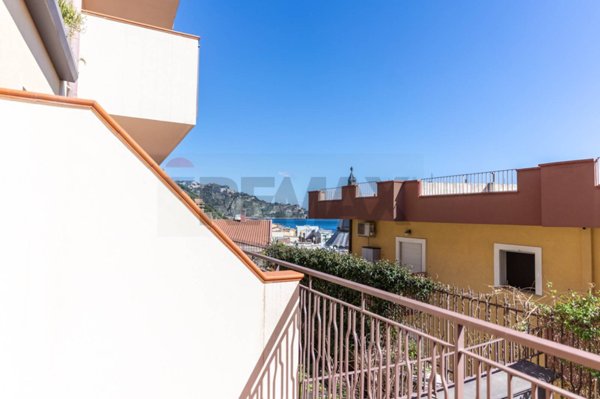 appartamento in vendita a Giardini-Naxos