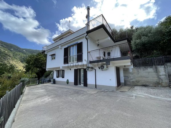 casa indipendente in vendita a Gioiosa Marea in zona Santa Lucia