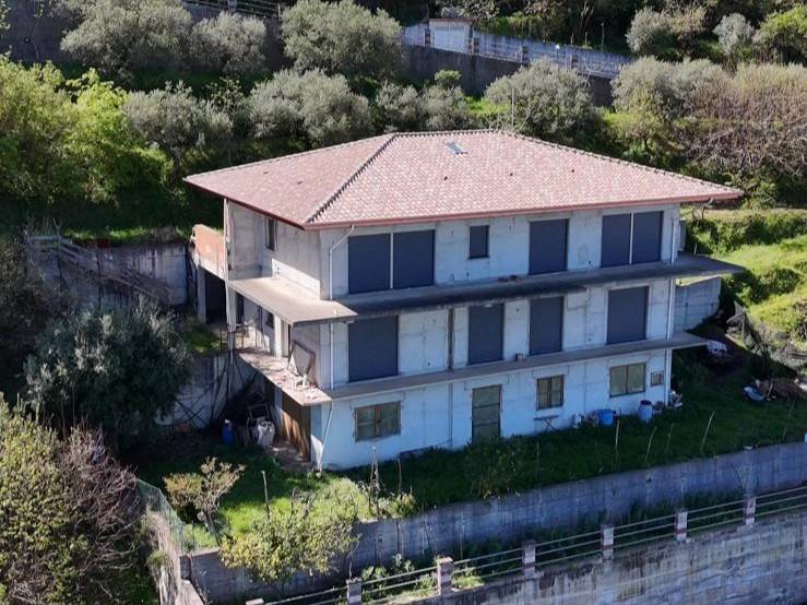 intera palazzina in vendita a Gioiosa Marea