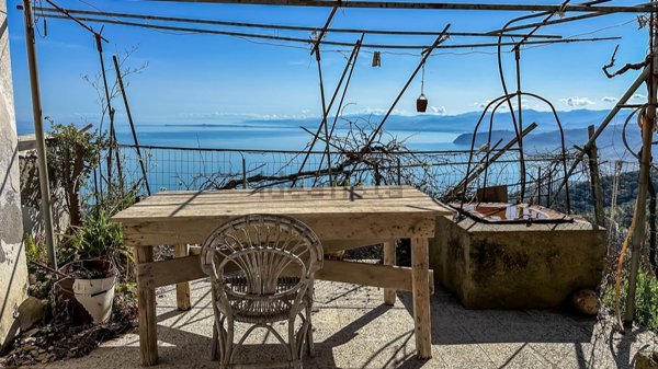 casa indipendente in vendita a Gioiosa Marea in zona Landro