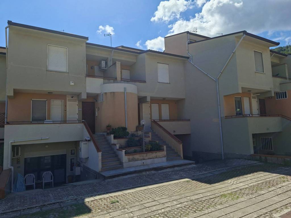 casa indipendente in vendita a Gioiosa Marea in zona Galbato