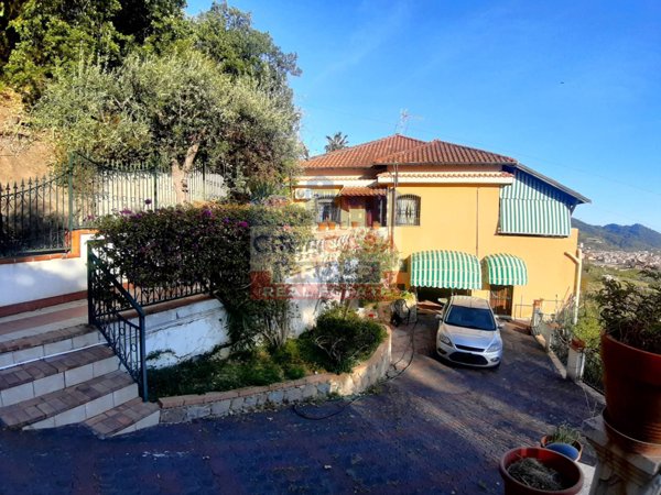 casa indipendente in vendita a Graniti