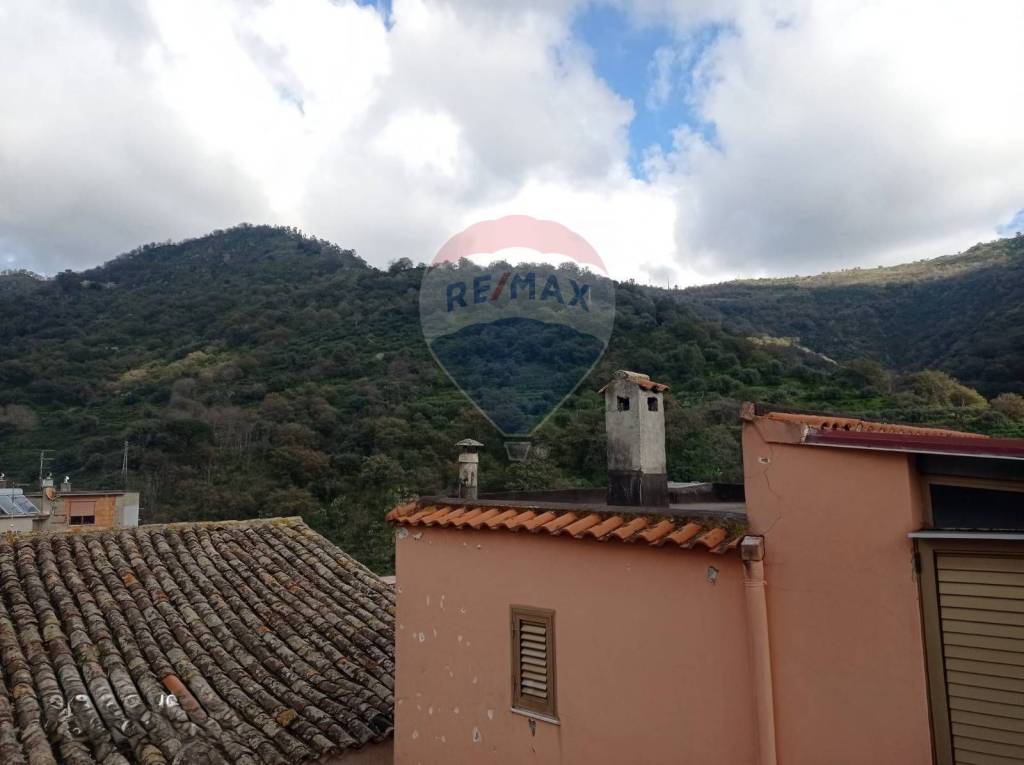 casa indipendente in vendita a Graniti