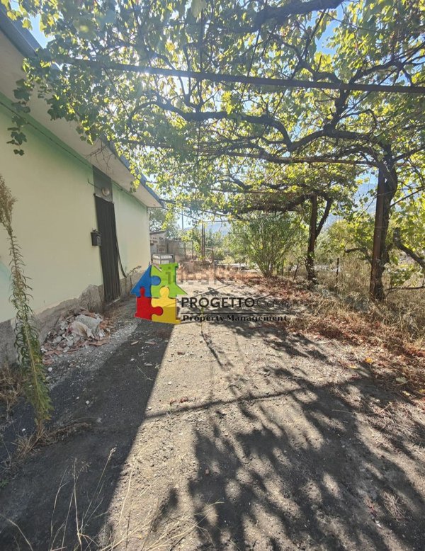 casa indipendente in vendita a Graniti in zona Finaita