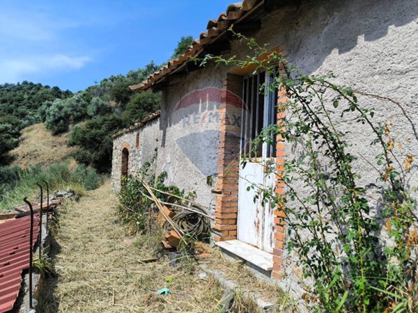 casale in vendita a Graniti