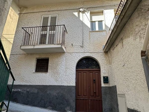 casa indipendente in vendita a Graniti