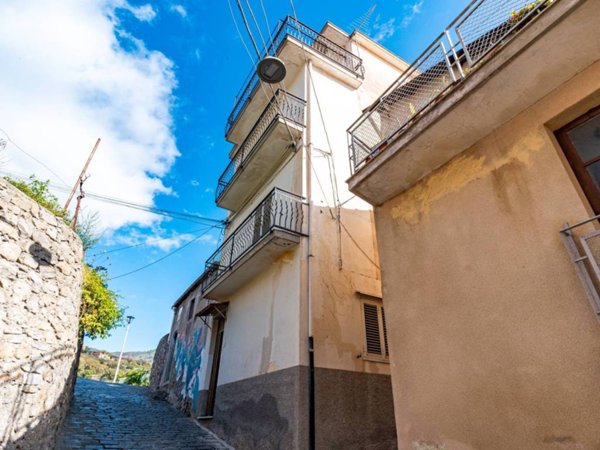 casa indipendente in vendita a Graniti