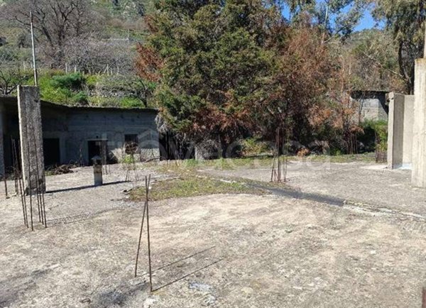 casa indipendente in vendita a Graniti