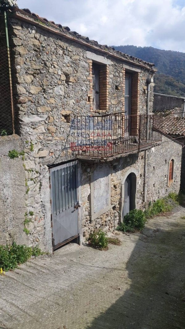 casa indipendente in vendita a Graniti