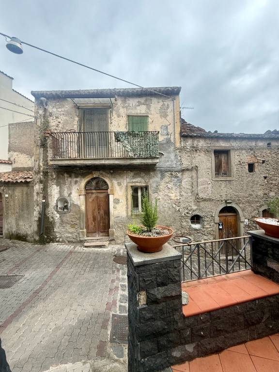 casa indipendente in vendita a Graniti