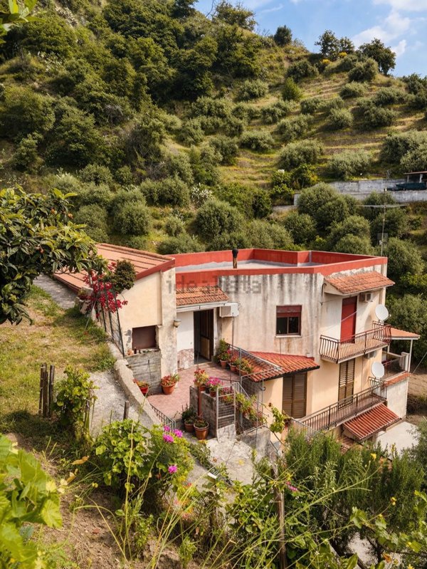 casa indipendente in vendita a Graniti