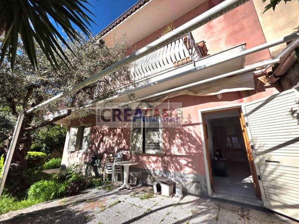 casa indipendente in vendita a Graniti