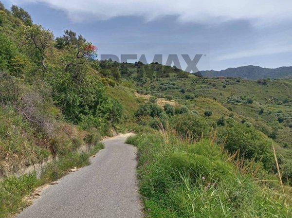 terreno agricolo in vendita a Graniti