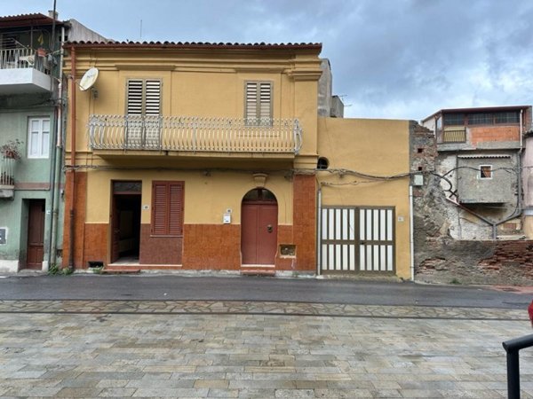 casa indipendente in vendita a Gualtieri Sicaminò
