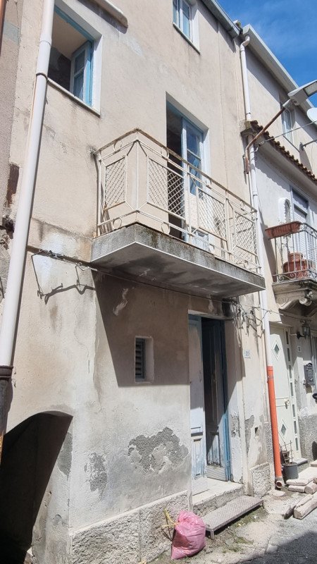 casa indipendente in vendita a Gualtieri Sicaminò