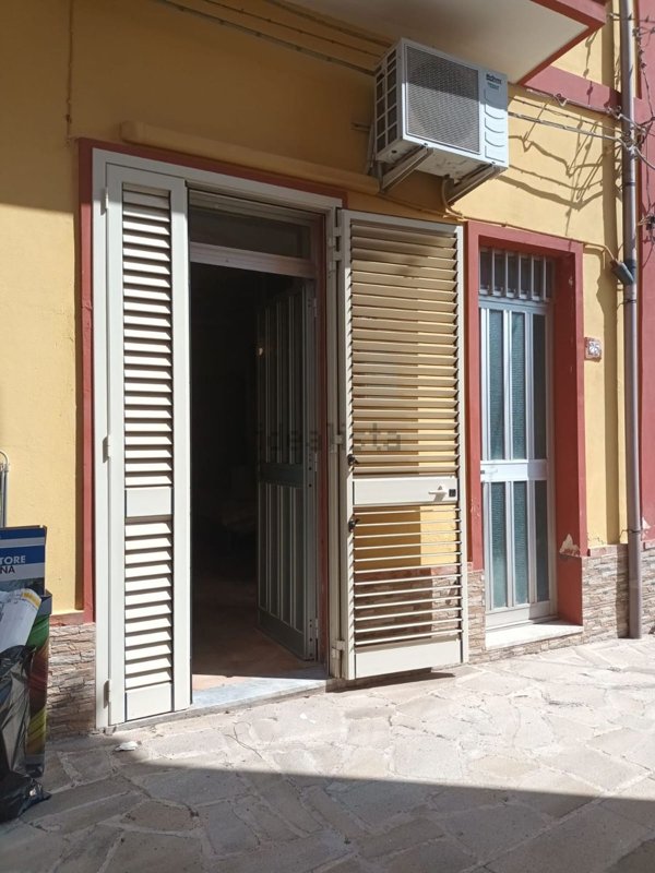 casa indipendente in vendita a Gualtieri Sicaminò