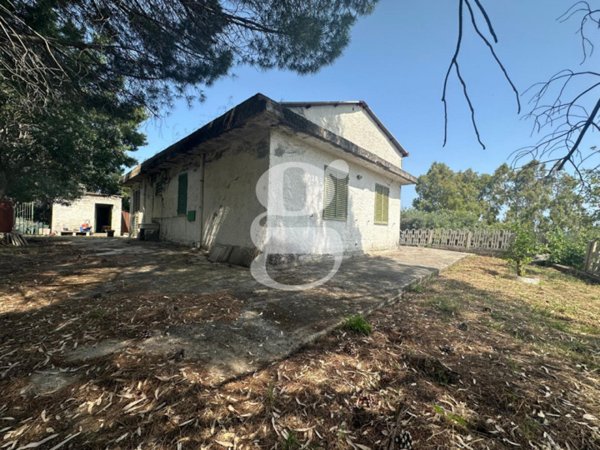casa indipendente in vendita a Gualtieri Sicaminò