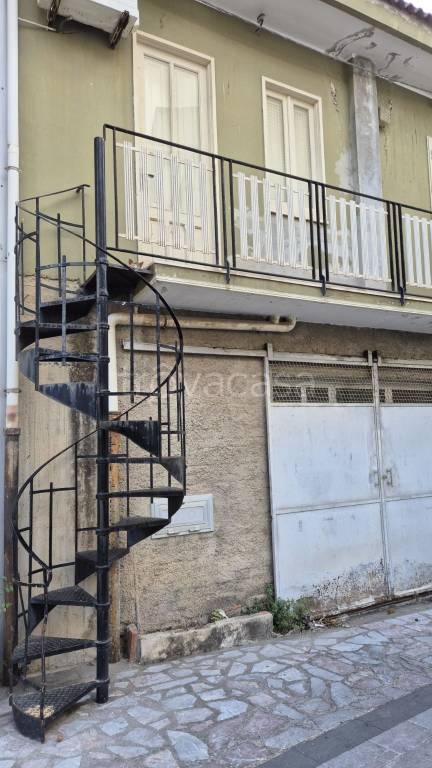 casa indipendente in vendita a Gualtieri Sicaminò