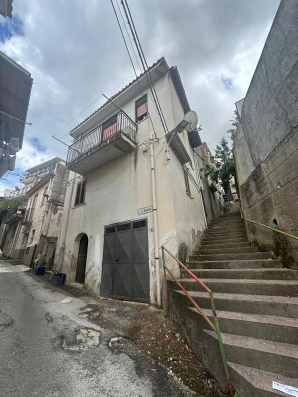 casa indipendente in vendita a Gualtieri Sicaminò